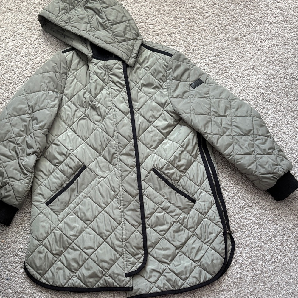🔥DKNY Hooded Diamond Quilted Coat